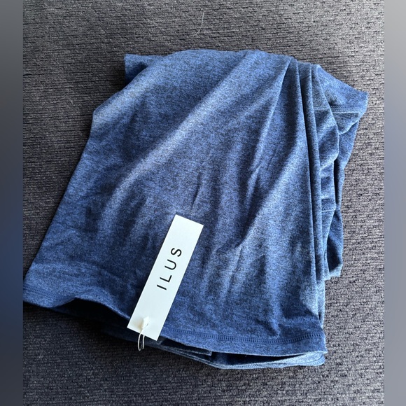 ILUS Label cinch crossover flare leggings - Picture 4 of 4